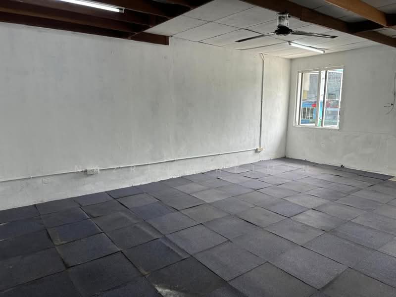 Terrace Factory for Sale in Taman Rasa Utama (Batang Kali) - Nazrin Hakimin - Interior - PropertyGuru.com.my