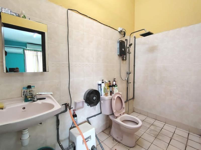 2-storey Terraced House for Sale in Bandar Damai Perdana (Cheras) - Danilo Lim - Bathroom - PropertyGuru.com.my