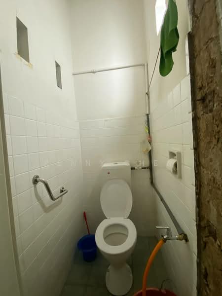 1-storey Terraced House for Sale in Taman Hillview (Ipoh) - PENNY CHEN - Bathroom - PropertyGuru.com.my