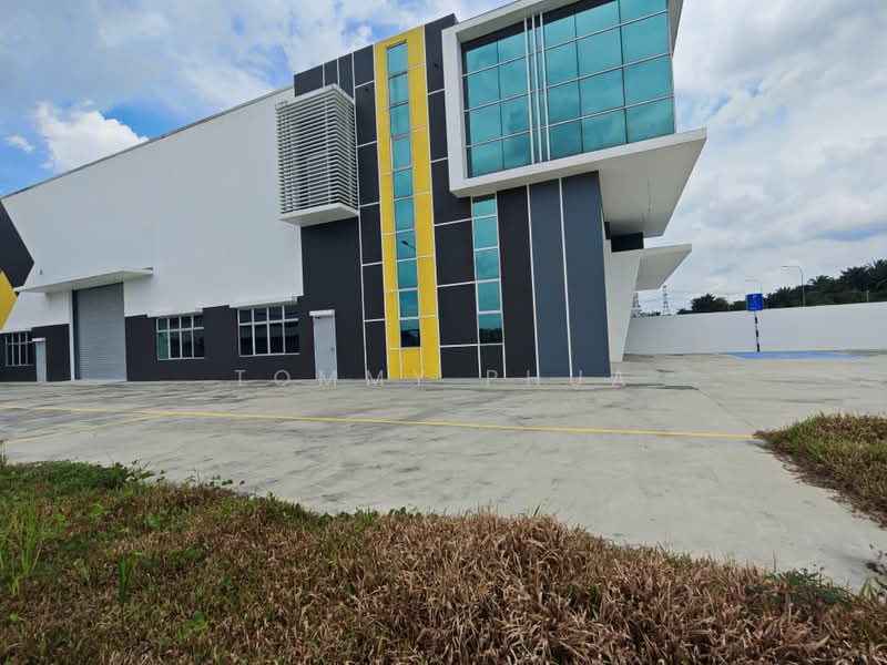 Kilang untuk Disewa di Taman Desa Cemerlang (Ulu Tiram) - Tommy Phua - Exterior - PropertyGuru.com.my