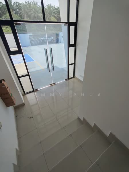 Kilang untuk Disewa di Taman Desa Cemerlang (Ulu Tiram) - Tommy Phua - Entrance - PropertyGuru.com.my