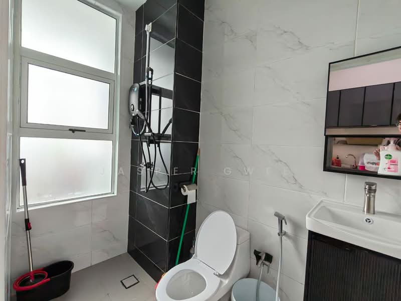 Service Residence for Rent at D'carlton (Residensi Seri Mega) - Jasper Gwee - Bathroom - PropertyGuru.com.my