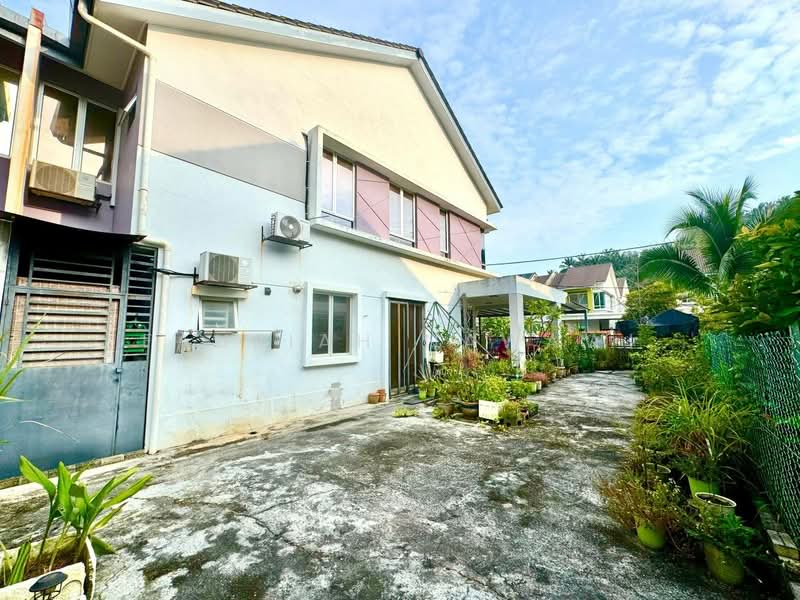 Rumah Berkembar untuk Dijual di Shah Alam (Selangor) - Fauziah Nawawi - Exterior - PropertyGuru.com.my