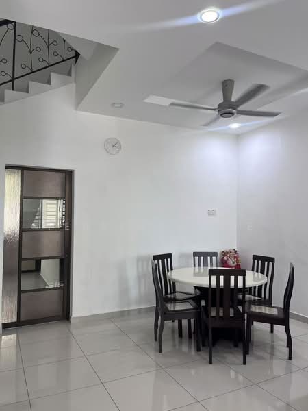 Rumah Teres 3-Tingkat untuk Dijual di Taman Beduk Indah (Sungai Bakap) - Terrence Lee - Dining Room - PropertyGuru.com.my