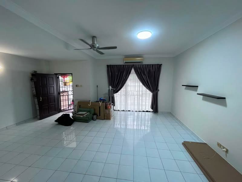 Rumah Teres 2 Tingkat untuk Disewa di Taman Mount Austin (Tebrau) - JY NYO - Living Room - PropertyGuru.com.my