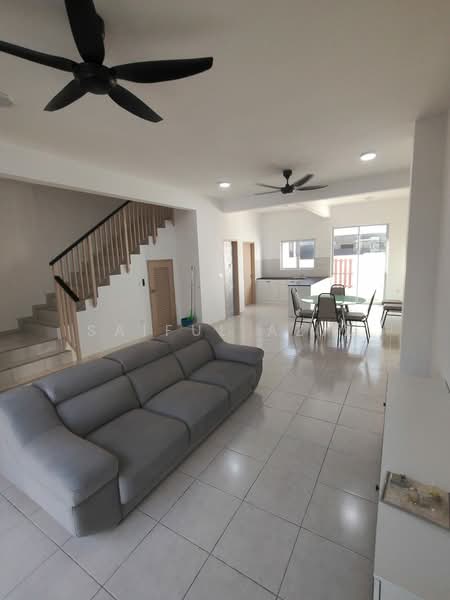 Rumah Teres 2 Tingkat untuk Disewa di Semenyih (Selangor) - Saiful Aziz - Living Room - PropertyGuru.com.my
