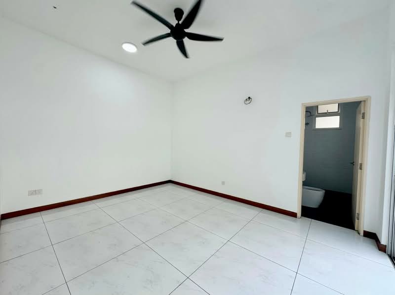 Bungalow House untuk Dijual di Casa Idaman (Setia Alam) - Joanne Tan - Bathroom - PropertyGuru.com.my