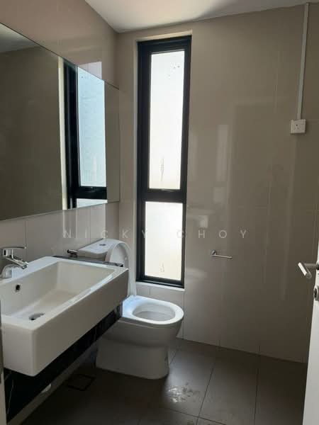 Servis Apartment untuk Disewa di G Residence - Nicky Choy - Bathroom - PropertyGuru.com.my