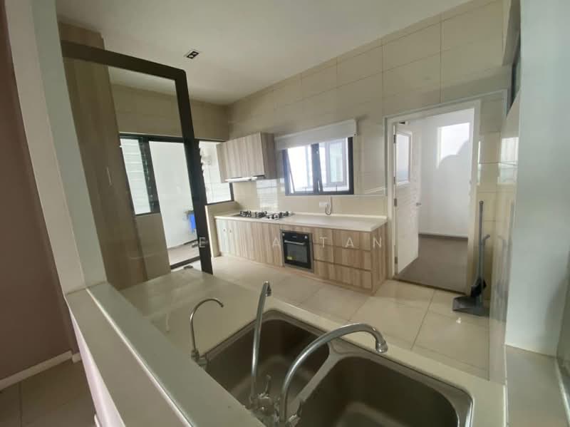 Pangsapuri untuk Dijual di Senibong Cove - The WaterEdge Residences - Genia Tan - Kitchen - PropertyGuru.com.my