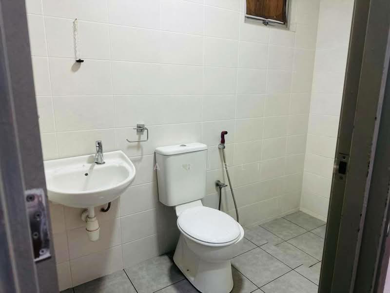 Service Residence for Rent at Park @ One South - Sya Rusli - Bathroom - PropertyGuru.com.my