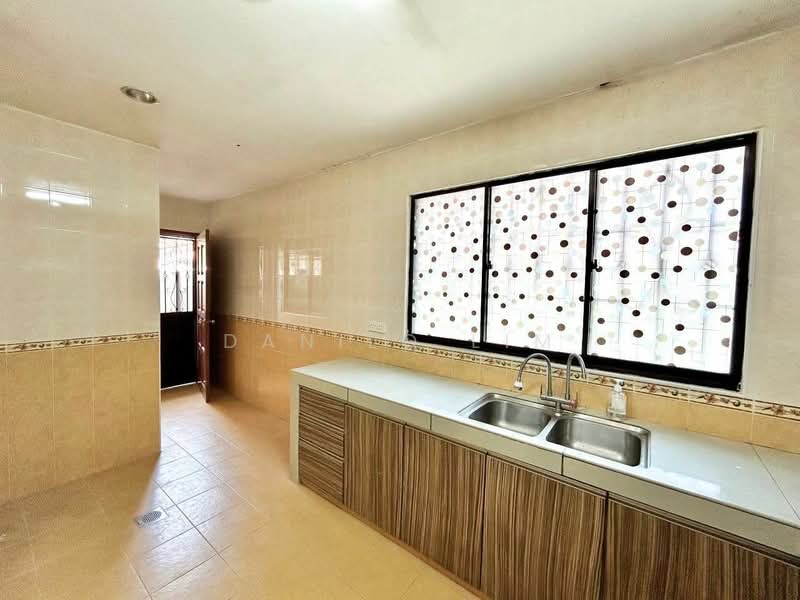 2-storey Terraced House for Sale in Bandar Tun Hussein Onn (Cheras) - Danilo Lim - Kitchen - PropertyGuru.com.my