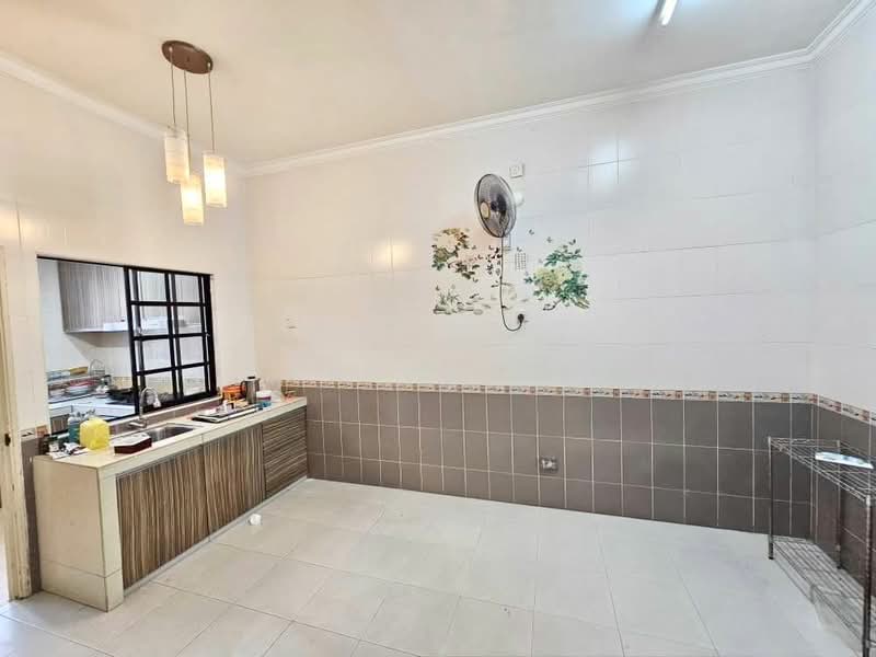 2-storey Terraced House for Sale in Bandar Tun Hussein Onn (Cheras) - Danilo Lim - Kitchen - PropertyGuru.com.my