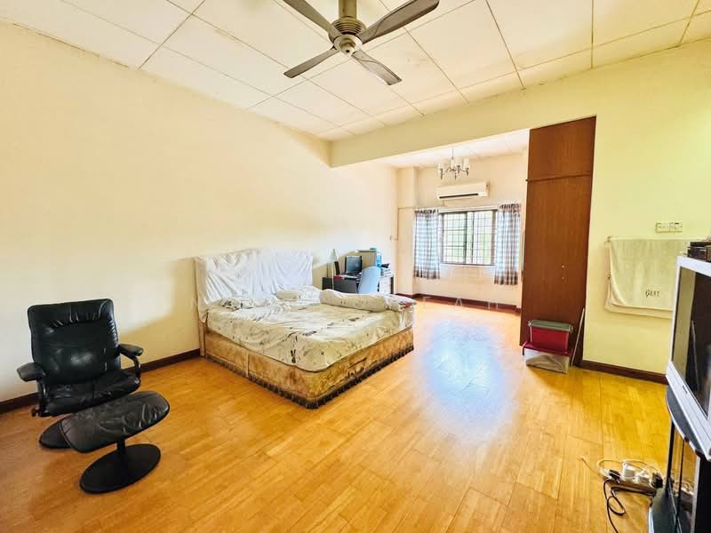 2-storey Terraced House for Sale in Bukit Jelutong (Shah Alam) - Nana Cheah - PropertyGuru.com.my