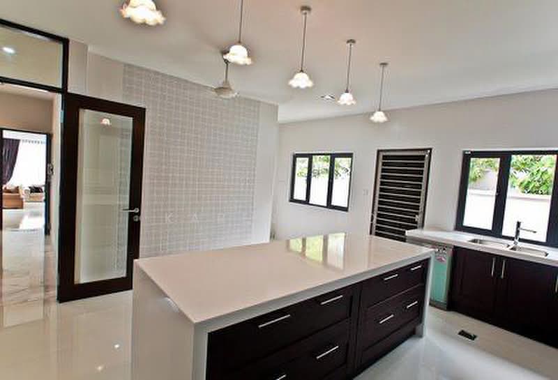Rumah Banglo untuk Dijual di Taman Hillview (Ulu Kelang) - Karen Tho - Kitchen - PropertyGuru.com.my