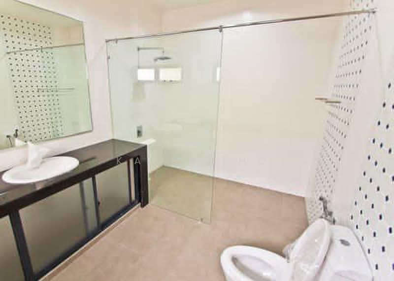 Rumah Banglo untuk Dijual di Taman Hillview (Ulu Kelang) - Karen Tho - Bathroom - PropertyGuru.com.my