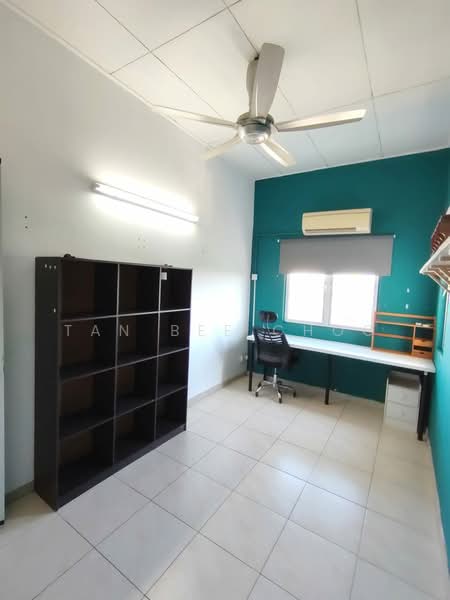Pangsapuri untuk Dijual di Baiduri Court Apartment - Tan Bee Choo - Study - PropertyGuru.com.my