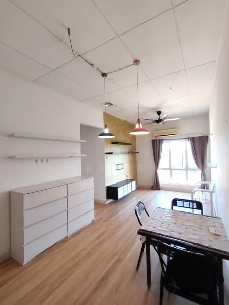 Pangsapuri untuk Dijual di Baiduri Court Apartment - Tan Bee Choo - Living Room - PropertyGuru.com.my