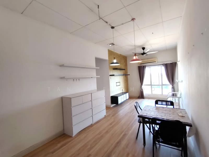 Pangsapuri untuk Dijual di Baiduri Court Apartment - Tan Bee Choo - Living Room - PropertyGuru.com.my