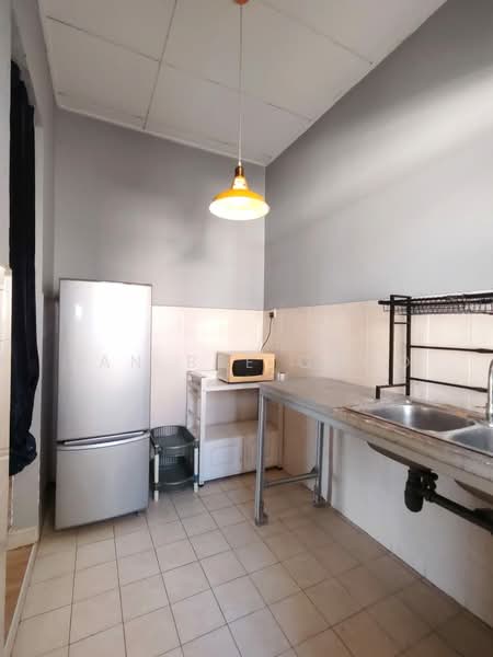 Pangsapuri untuk Dijual di Baiduri Court Apartment - Tan Bee Choo - Kitchen - PropertyGuru.com.my