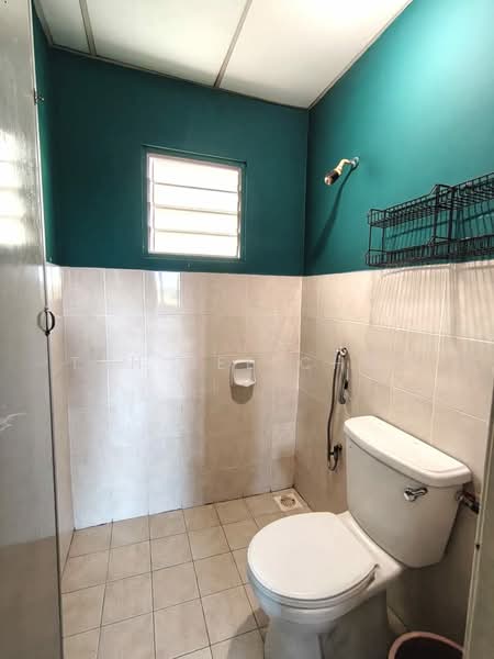 Pangsapuri untuk Dijual di Baiduri Court Apartment - Tan Bee Choo - Bathroom - PropertyGuru.com.my