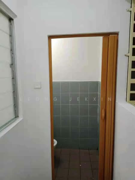 Flat for Sale at Taman Ria - Leong Jekxin - Bathroom - PropertyGuru.com.my