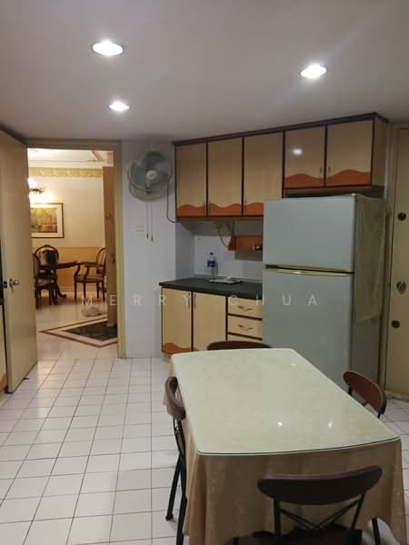 Kondominium untuk Dijual di The Straits View Condominium - Merry Chua - Kitchen - PropertyGuru.com.my