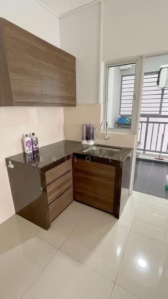 Servis Apartment untuk Dijual di Maxim Residences - Danilo Lim - Kitchen - PropertyGuru.com.my