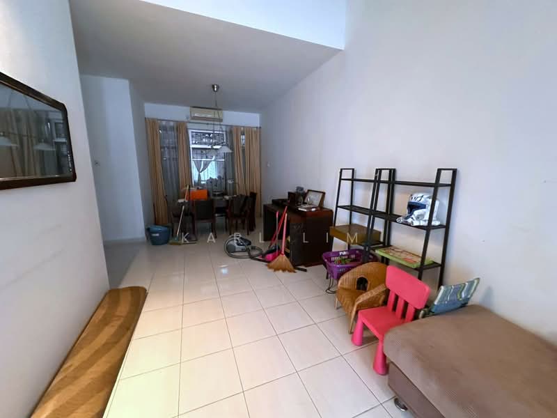 Rumah Teres 2 Tingkat untuk Dijual di Setia Tropika (Johor Bahru) - Karl Lim - Living Room - PropertyGuru.com.my