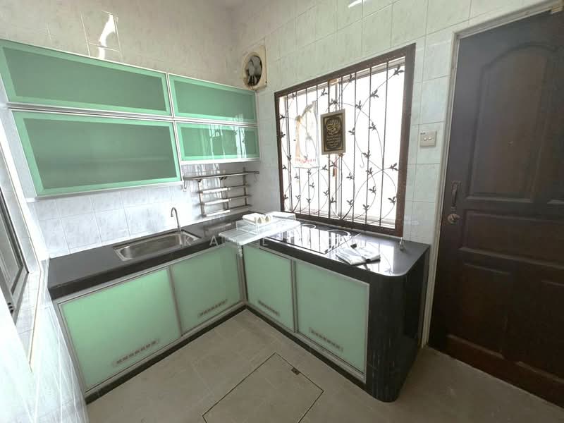 Rumah Teres 2 Tingkat untuk Dijual di Setia Tropika (Johor Bahru) - Karl Lim - Kitchen - PropertyGuru.com.my