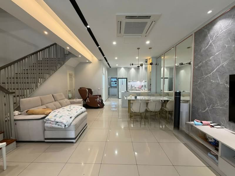 2.5-storey Terraced House for Sale in Setia Utama (Setia Alam) - Joanne Tan - Living Room - PropertyGuru.com.my