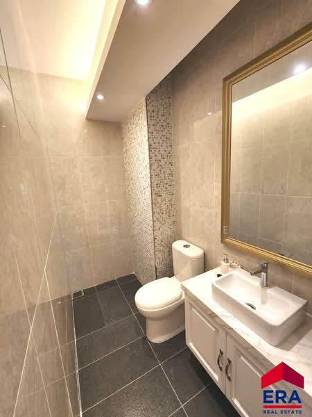 Service Residence for Sale at D'Secret Garden 2 (Pangsapuri Kempas Indah 2) - Miss Shee - Bathroom - PropertyGuru.com.my