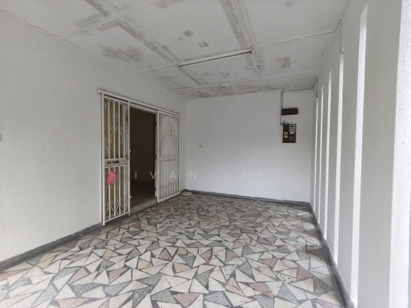 Rumah Banglo untuk Dijual di SS1 (Petaling Jaya) - Ivan Lee - Entrance - PropertyGuru.com.my