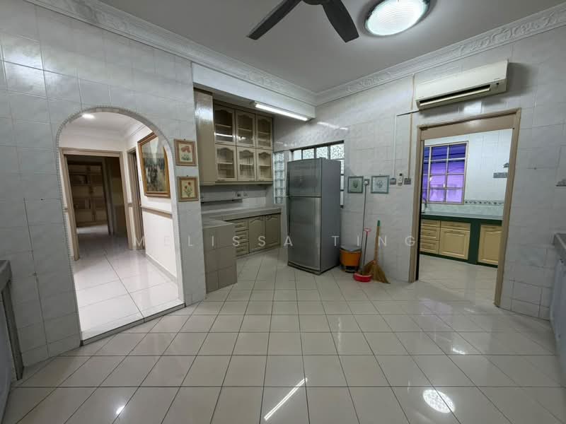 Semi-Detached House for Sale in Seksyen 9 (Shah Alam) - Melissa Ting - Kitchen - PropertyGuru.com.my