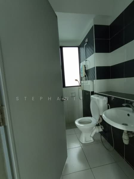 Servis Apartment untuk Disewa di The Sky Executive Suites - Stephanie Yap - Bathroom - PropertyGuru.com.my