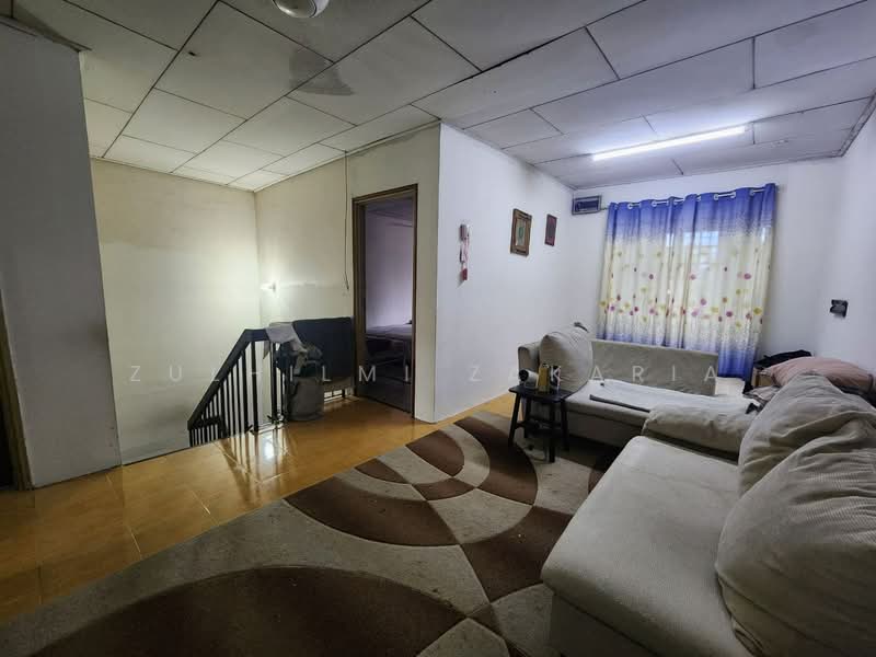 Rumah Teres 2 Tingkat untuk Dijual di Seksyen 19 (Shah Alam) - Zulhilmi Zakaria - Family Area Upstair - PropertyGuru.com.my