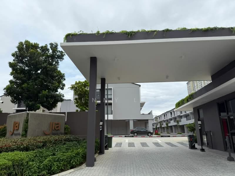 Terraced House for Sale in Taman Bukit Serdang (Seri Kembangan) - Kenny Lai - Exterior - PropertyGuru.com.my