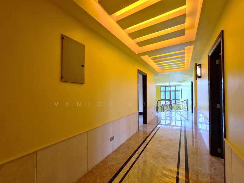 Bungalow for Sale in Mines Resort City (Seri Kembangan) - Venice Chong - Corridor - PropertyGuru.com.my