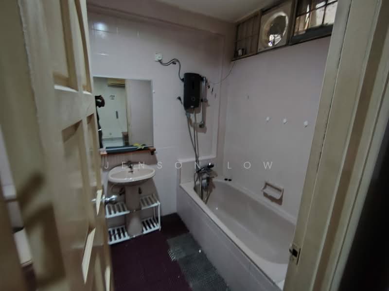 Condominium for Rent at City Gardens - Jenson Low - Bathroom - PropertyGuru.com.my