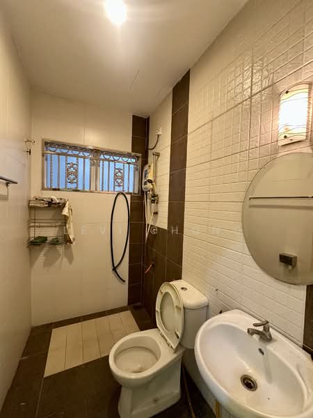 Semi-Detached House for Sale in Taman Sinfar (Ipoh) - Levi Chong - Bathroom - PropertyGuru.com.my