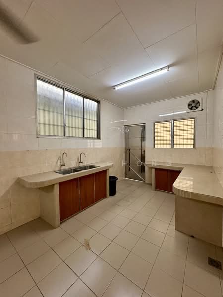 Semi-Detached House for Sale in Taman Sinfar (Ipoh) - Levi Chong - Kitchen - PropertyGuru.com.my