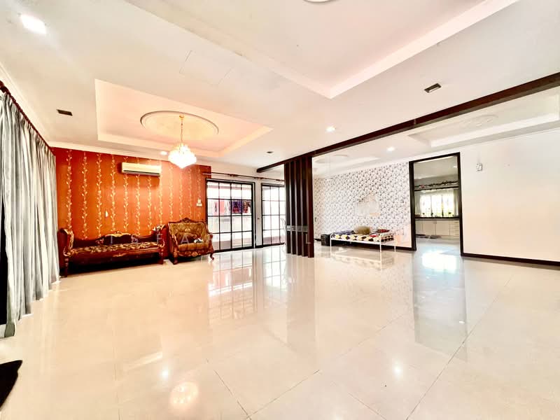 Bungalow House untuk Dijual di Shah Alam (Selangor) - Isfarizal fazz - Living Room - PropertyGuru.com.my