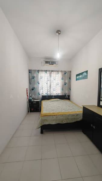 2-storey Terraced House for Sale in Taman Scientex Pasir Gudang (Pasir Gudang) - ALHAFIZ AZIS - Bedroom - PropertyGuru.com.my