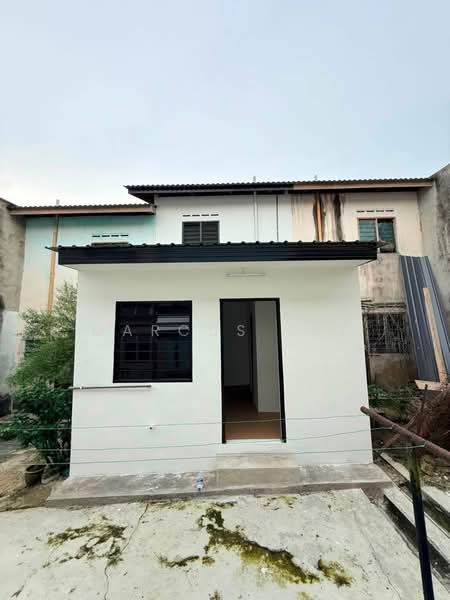 Rumah Teres 2 Tingkat untuk Dijual di Taman Desa Kluang (Kluang) - Marcus Tey - Exterior - PropertyGuru.com.my
