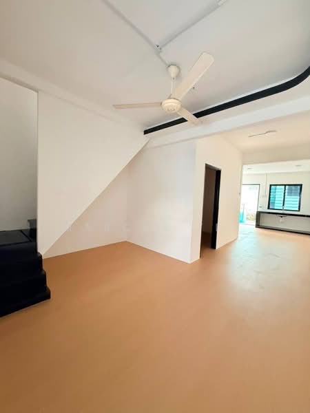 Rumah Teres 2 Tingkat untuk Dijual di Taman Desa Kluang (Kluang) - Marcus Tey - Living Room - PropertyGuru.com.my