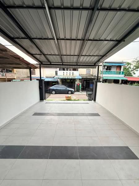 Rumah Teres 2 Tingkat untuk Dijual di Taman Desa Kluang (Kluang) - Marcus Tey - Exterior - PropertyGuru.com.my