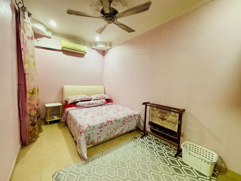 Rumah Berkembar untuk Dijual di D'Kayangan (Shah Alam) - Isfarizal fazz - Bedroom - PropertyGuru.com.my