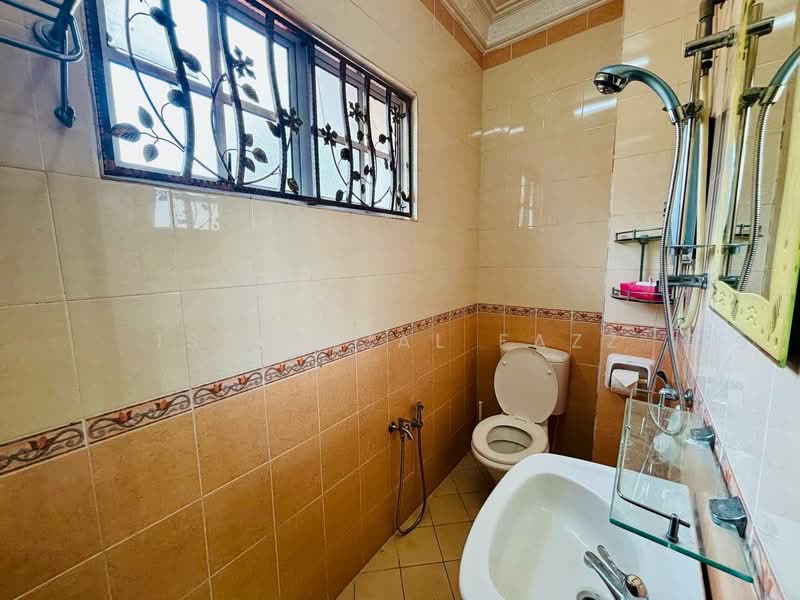 Rumah Berkembar untuk Dijual di D'Kayangan (Shah Alam) - Isfarizal fazz - Bathroom - PropertyGuru.com.my