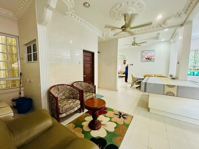 Rumah Berkembar untuk Dijual di D'Kayangan (Shah Alam) - Isfarizal fazz - Living Room - PropertyGuru.com.my