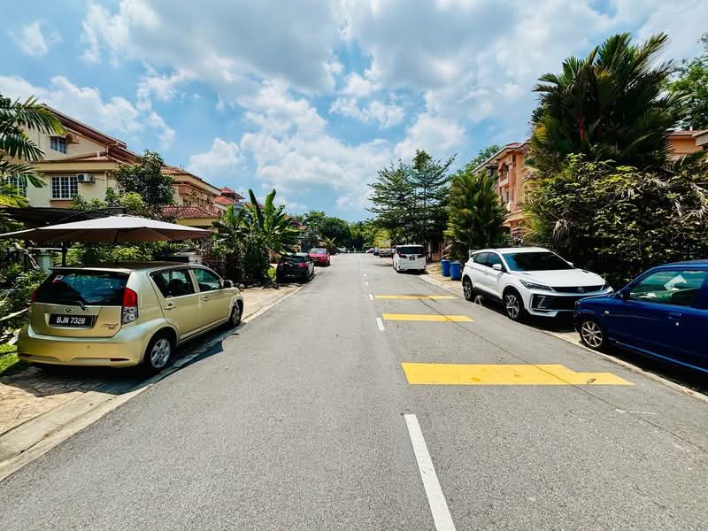Rumah Berkembar untuk Dijual di D'Kayangan (Shah Alam) - Isfarizal fazz - Exterior - PropertyGuru.com.my