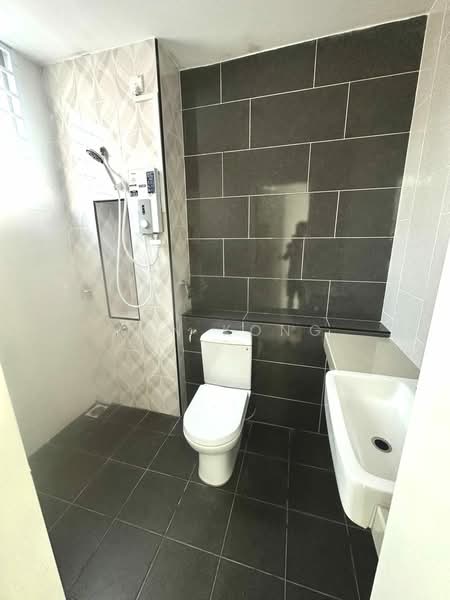 2-storey Terraced House for Rent in Bandar Uda Utama (Johor Bahru) - Min Kong - Bathroom - PropertyGuru.com.my